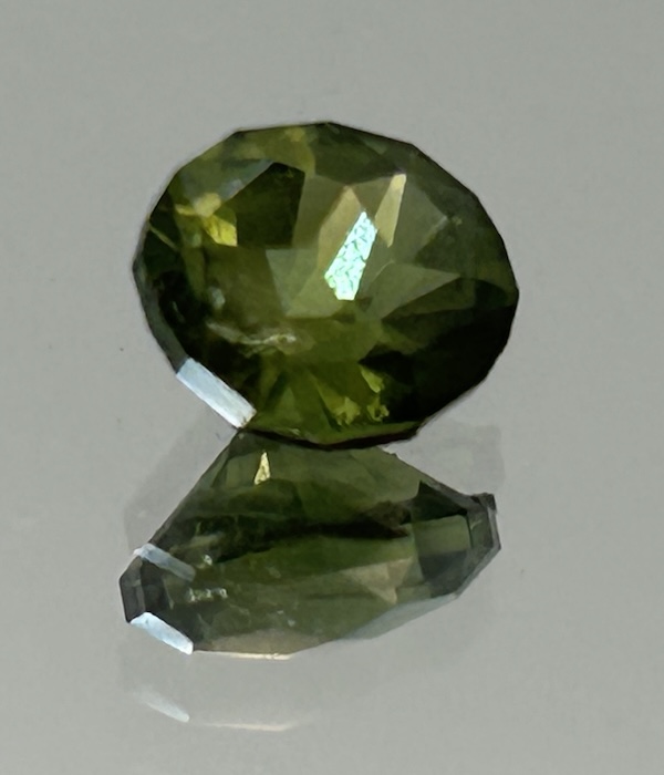 Green Sapphire – Olive Keel Oval Cut - Image 2