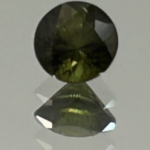 Green Sapphire – Round Brilliant Cut