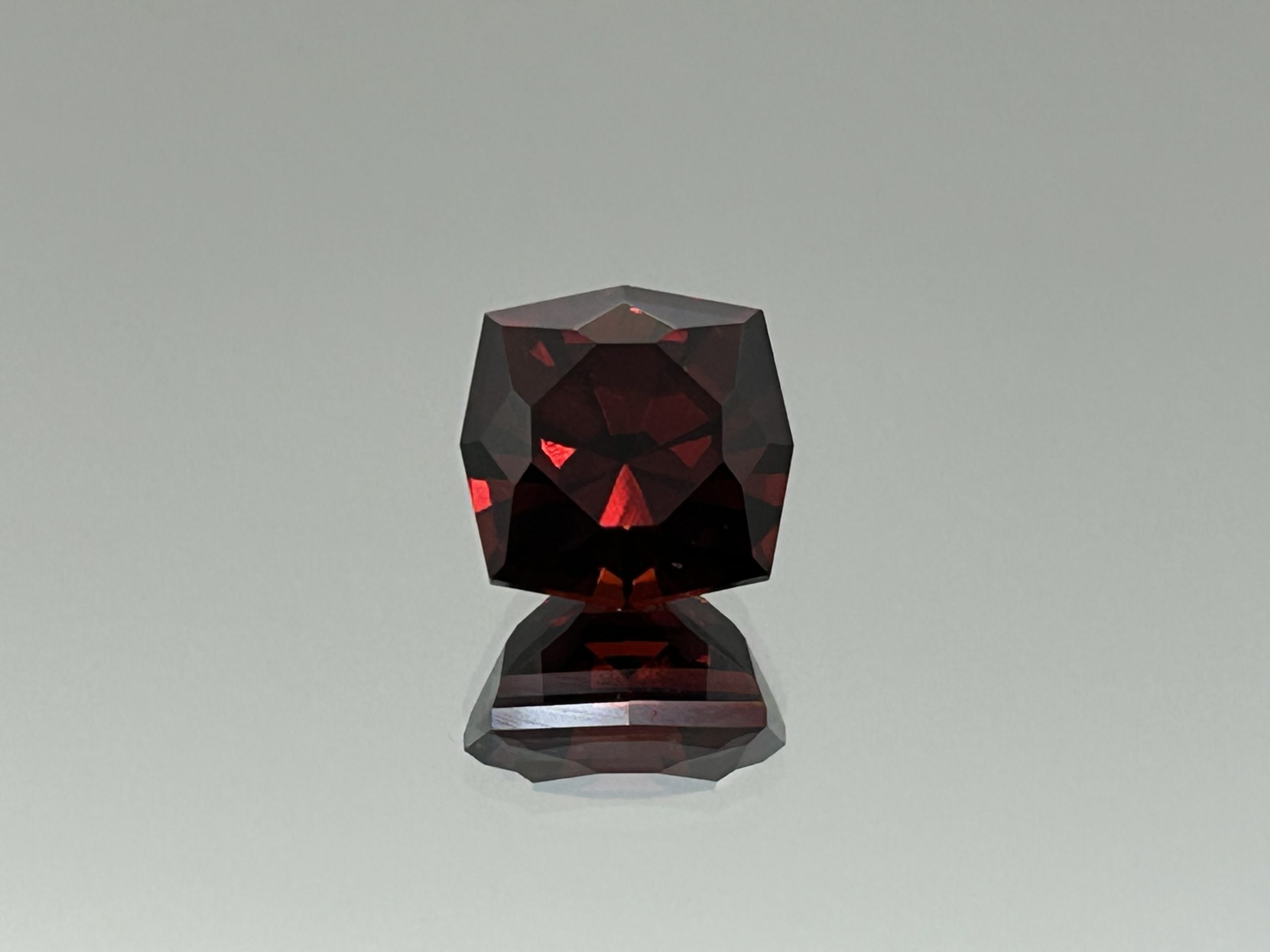Garnet Cubic Zirconia