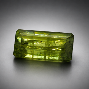 Green Sapphire – Baguette Cut Corners