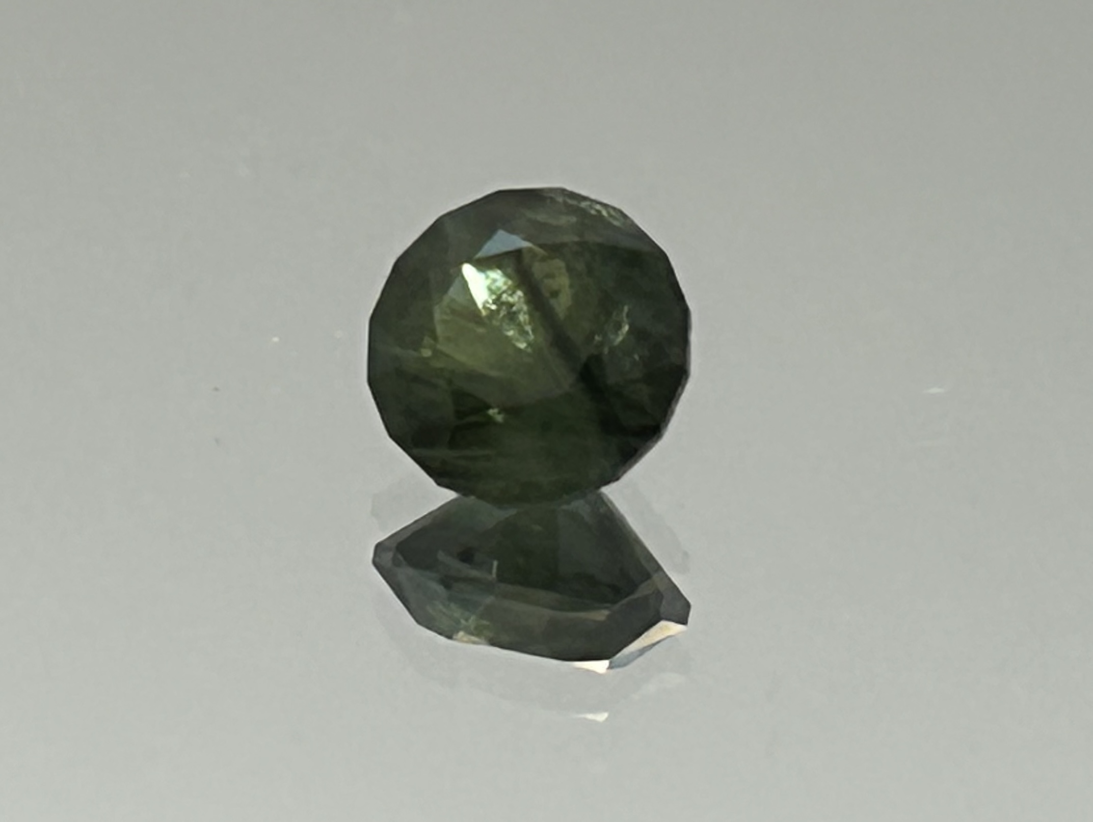 Dark Green Sapphire - Image 2