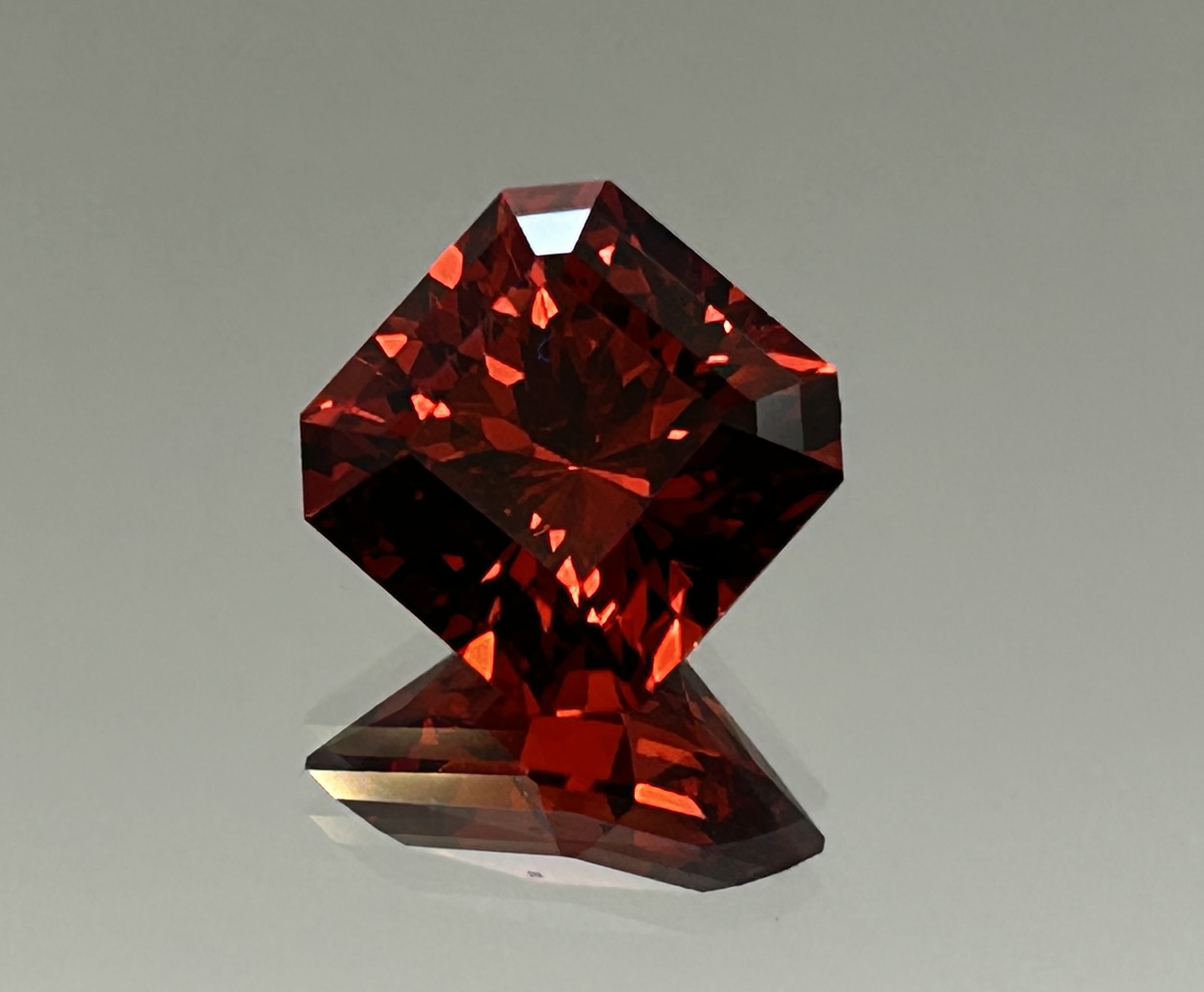 Red Cubic Zirconia – Squartuguese