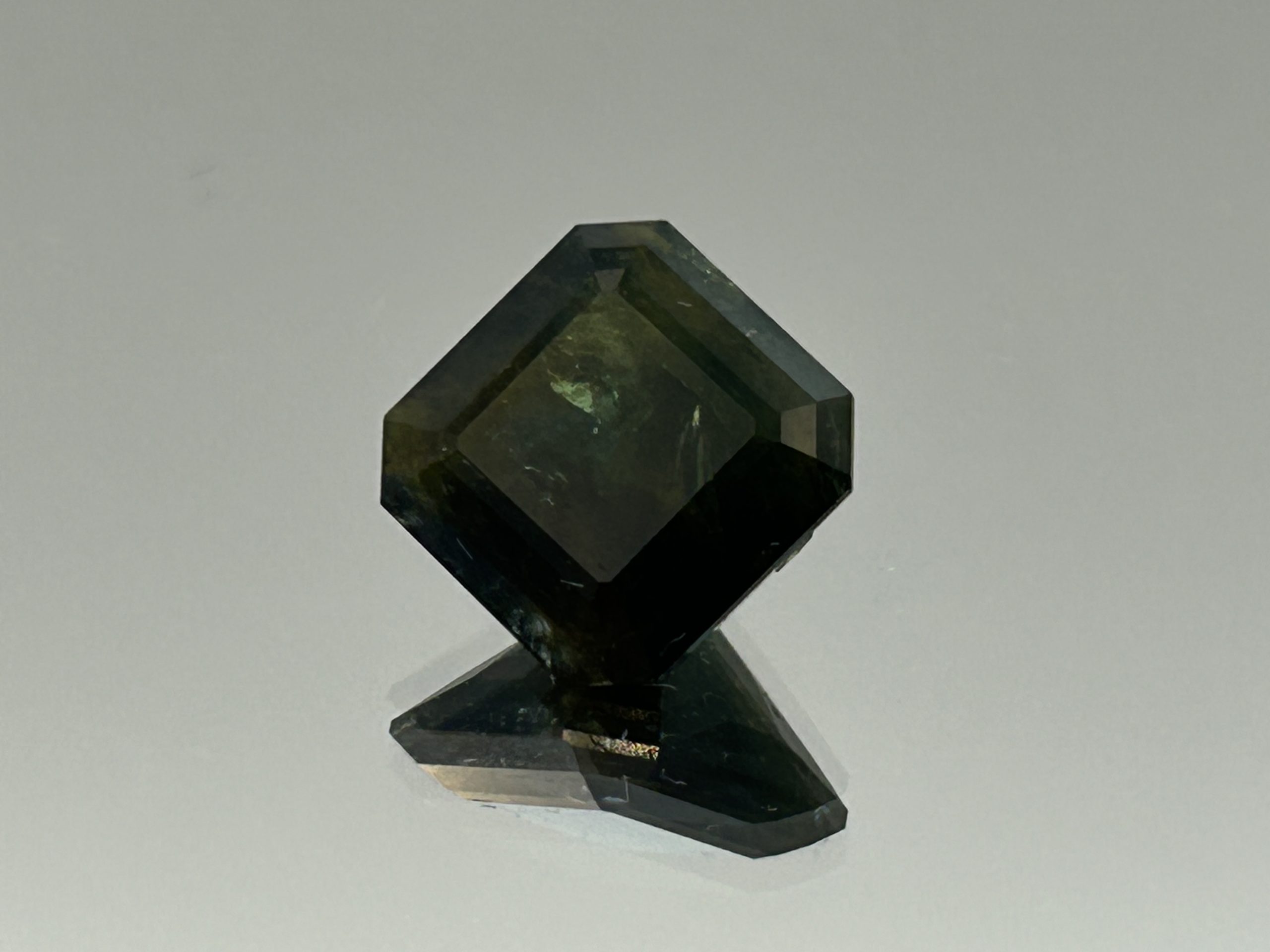 Deep Green Sapphire - Image 3
