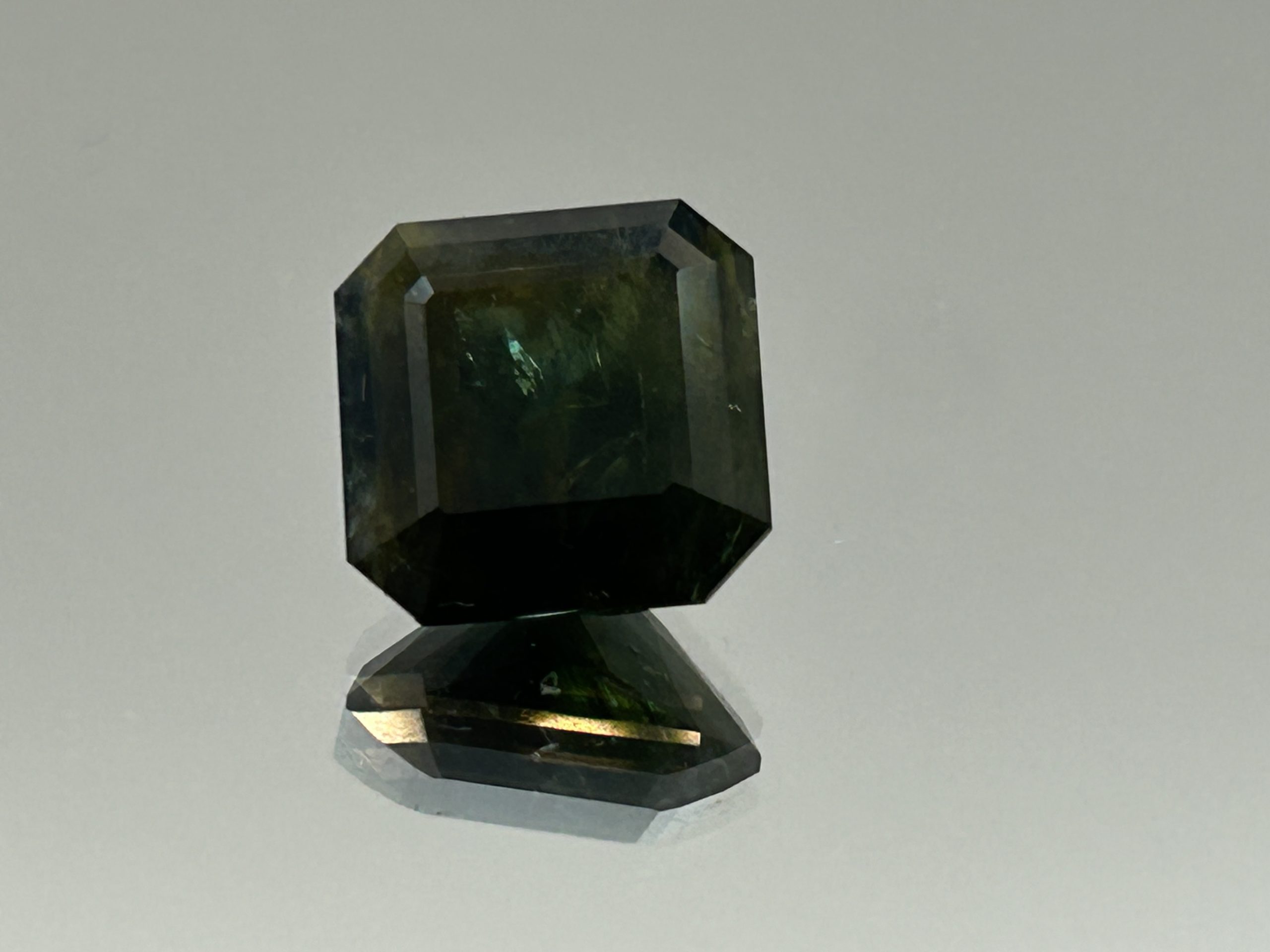 Deep Green Sapphire - Image 2
